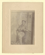 Julius Eugen Ruhl lesend am Fenster